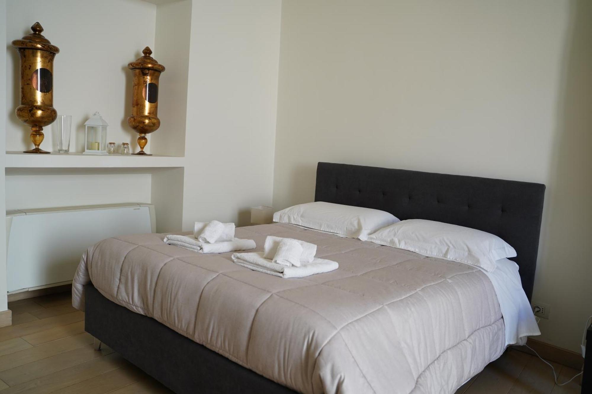 Suite Home D'Aragona Лече Екстериор снимка